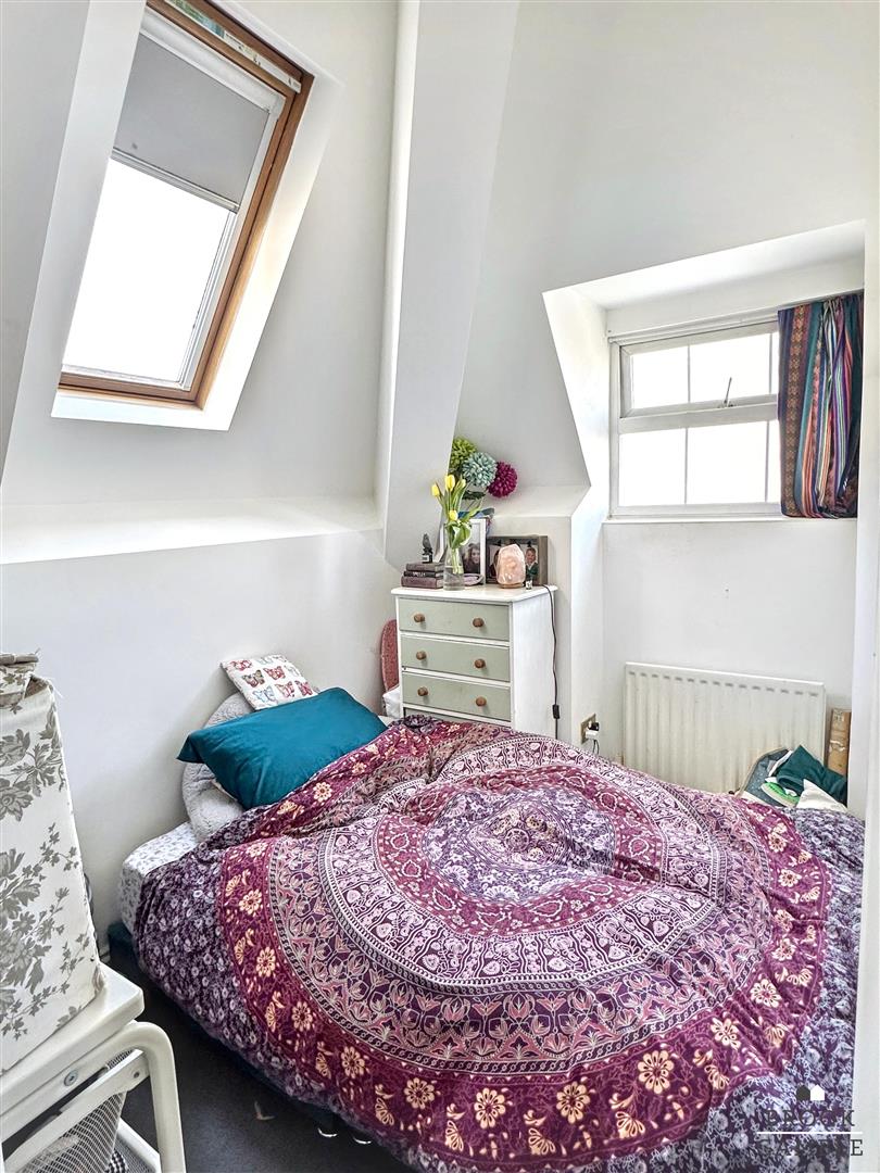 2 Bedroom Apartment - Purpose Built. Sussex Mansions in Eastbourne, East Sussex 10